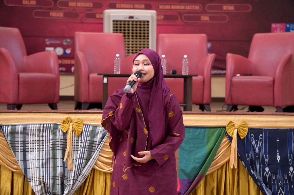 Bicara Warkah Sastera: Suatu Sorotan Budaya Tiga Negara