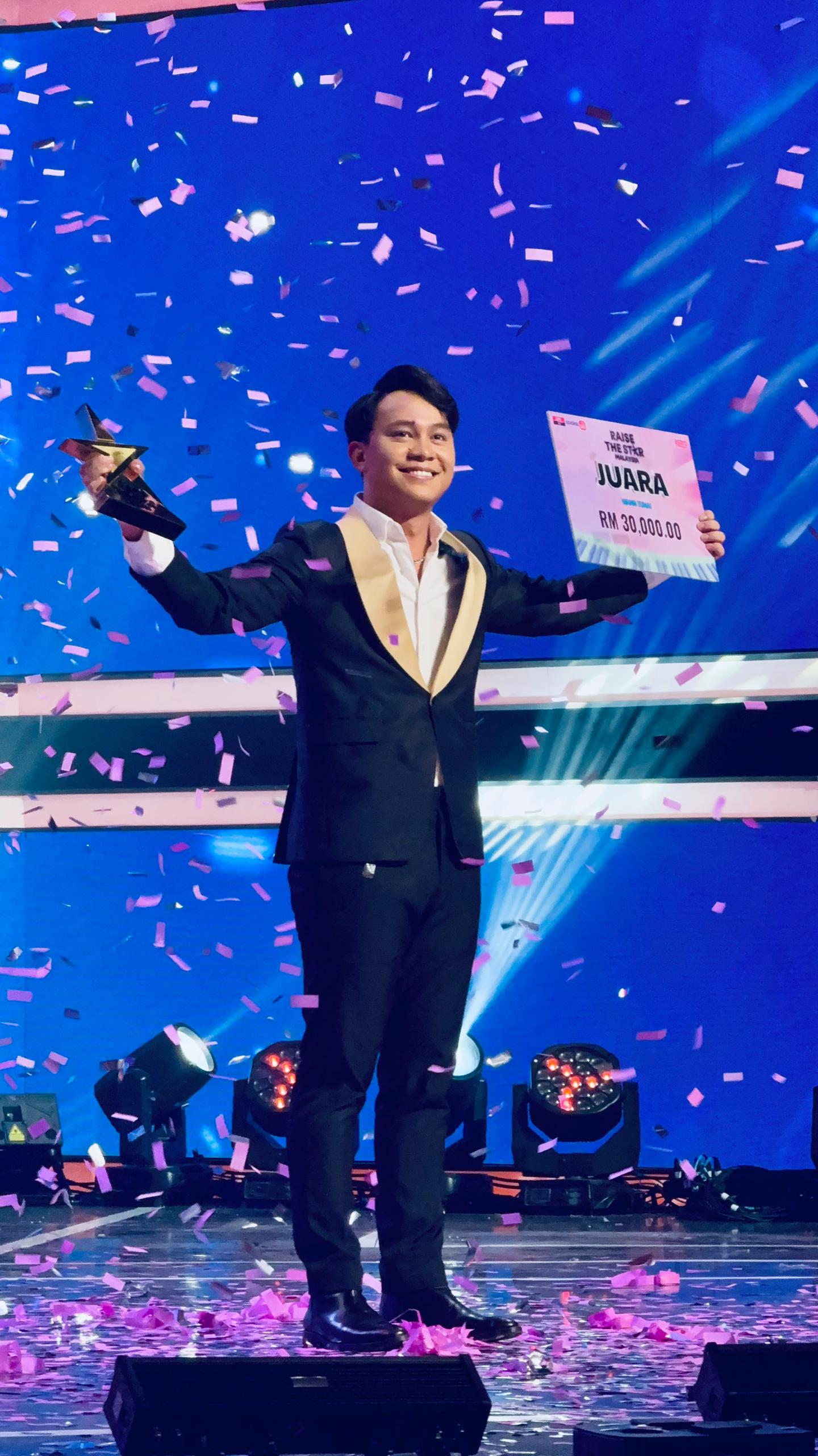 Didie Syazry ketika menjuarai Raise The Star Malaysia anjuran Astro.