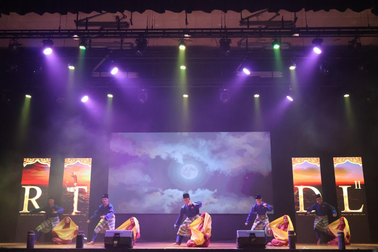 FESTIVAL WARISAN NUSANTARA: RENTAK TARI DESTAR LIMAR 2.0 MARTABATKAN SENI TARI TRADISIONAL DI PERSADA ANTARABANGSA