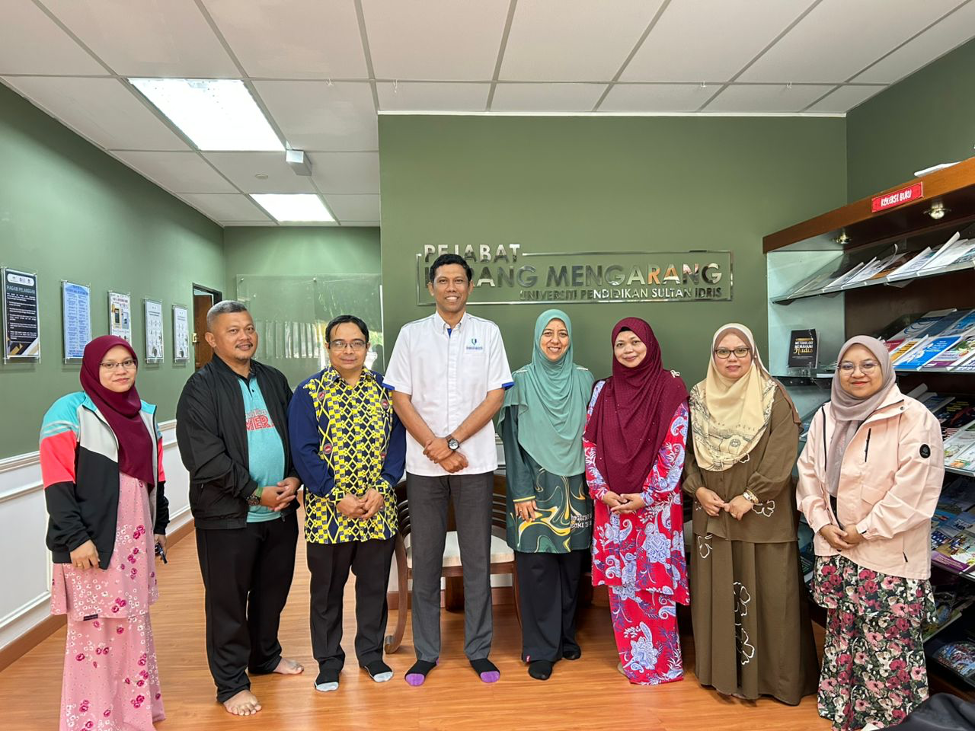 Peserta bengkel bergambar