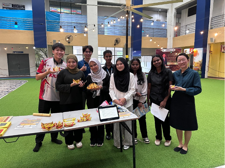 Gambar Bersama Pengunjung Pameran Menghargai Kehidupan