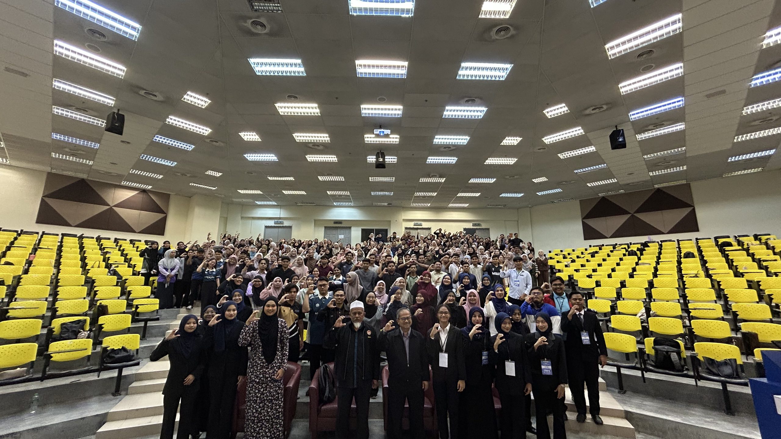 GAMBAR PELAJAR KAUNSELING