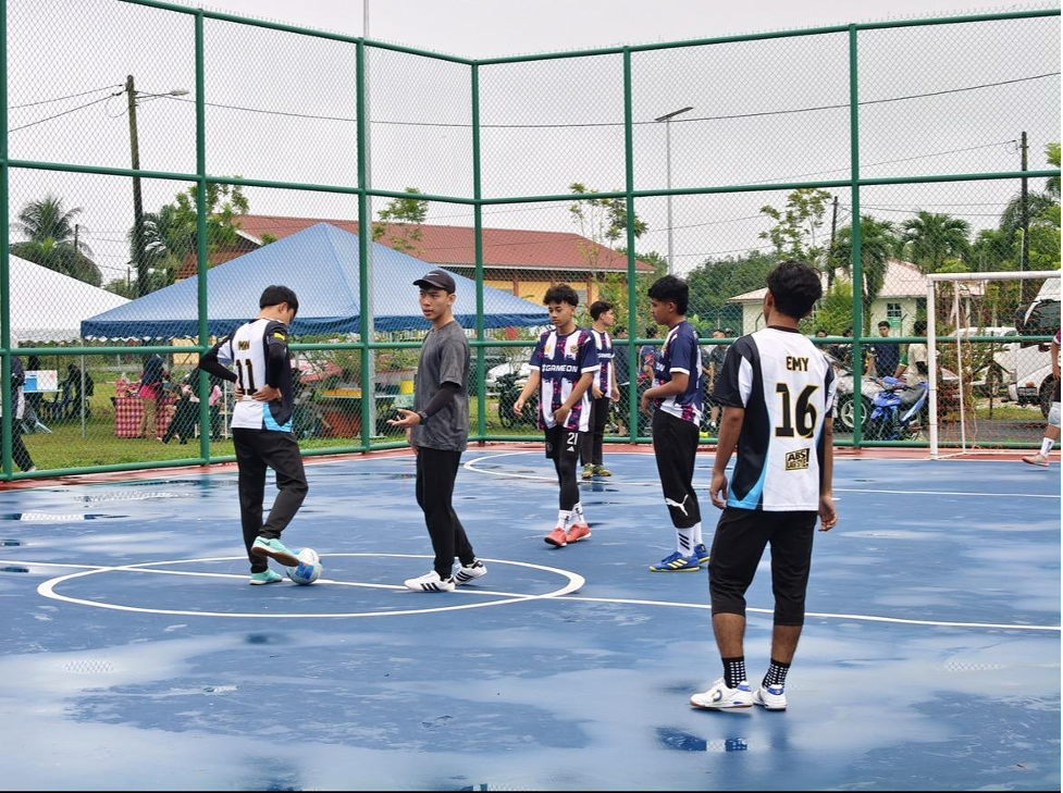 Permainan E-Goal semasa perlawanan di antara Caderk FC dan BVFT FC Sumber: Ahli Jawatankuasa Bijak Digital