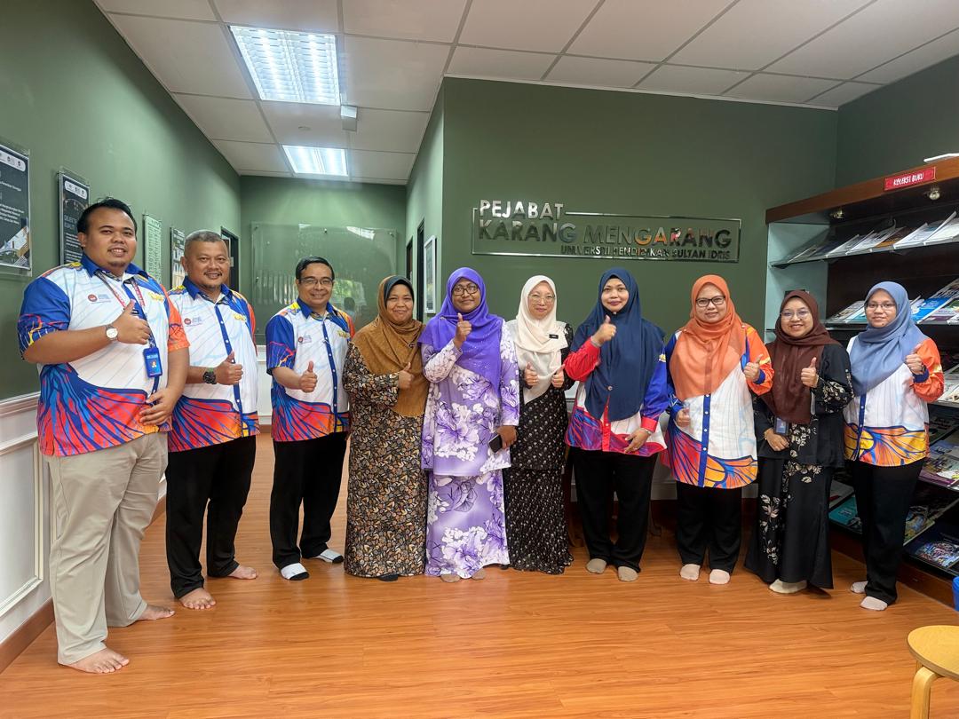 Sesi Bergambar Bersama Tetamu