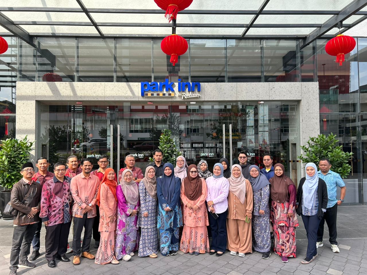 Peserta Bergambar Berkumpulan