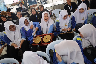 Peserta Program Pemindahan Ilmu Pelestarian Seni Persembahan Warisan Rakyat Mek Mulung Berasaskan Penyelidikan