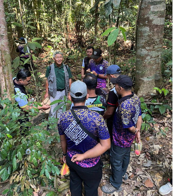 Eksplorasi Lapangan Pejabat Hutan Daerah Perak Selatan Ke UPSI Edu-Forest, Sg Dara