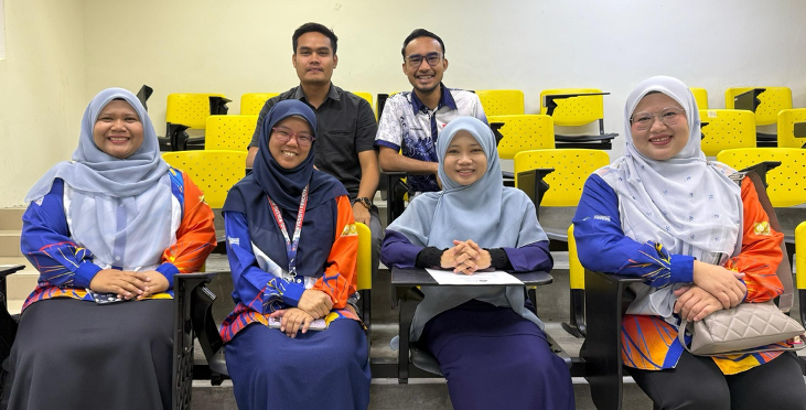 Di antara barisan pensyarah jawatankuasa Olimpiad Matematik Universiti Pendidikan Sultan Idris