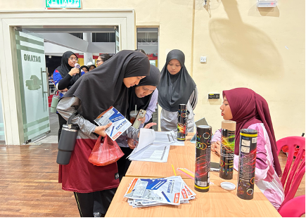 PROGRAM GLOWROBIK NIGHT KHAR KUKUHKAN SEMANGAT KESUKANAN SISWI UPSI : RELAX & RECHARGE