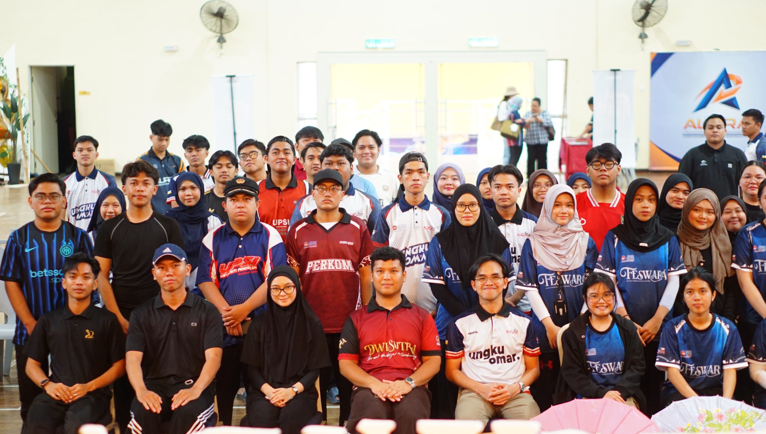 Gambar Ahli Jawatankuasa bersama peserta daripada UPSI, UBD & UPI