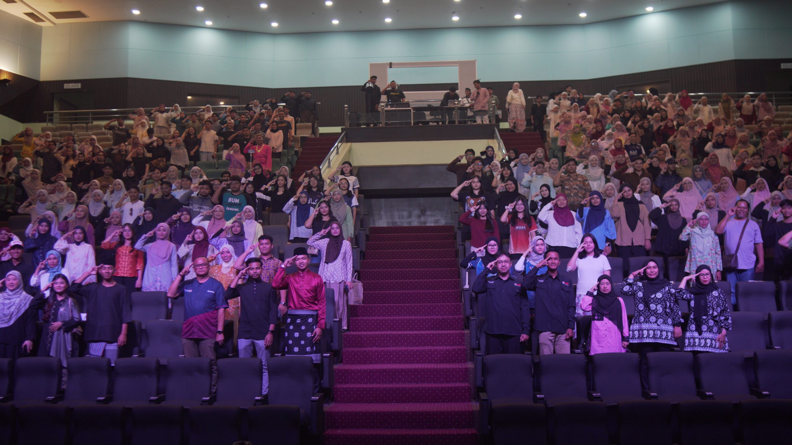 Gambar Beramai-ramai