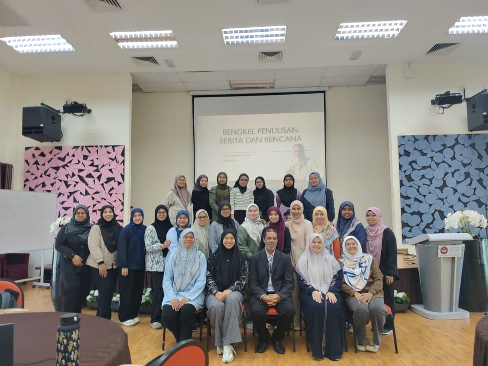 Peserta bersama penceramah, Dr. Ghazali Din