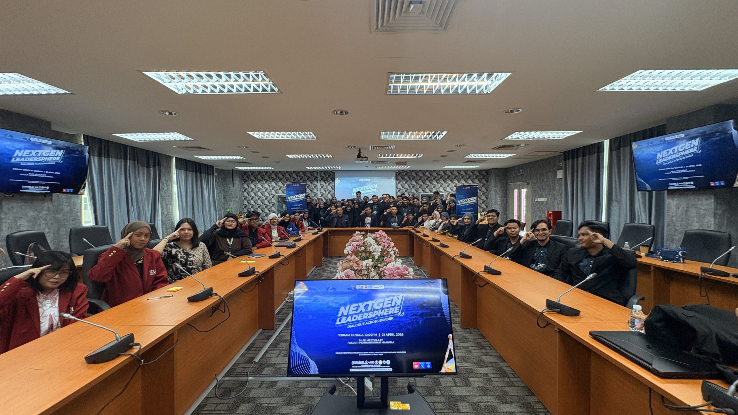 Sesi fotografi bersama mahasiswa Malaysia & Indonesia