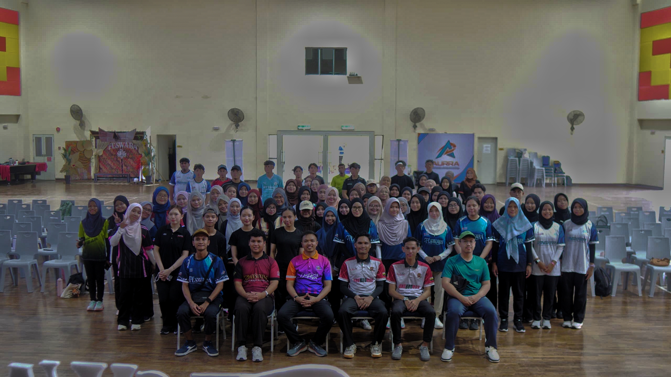 Sesi fotografi bersama peserta program