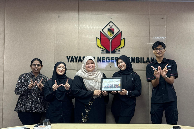 Wakil kunjungan SEMANIS UPSI ke pejabat Yayasan Negeri Sembilan