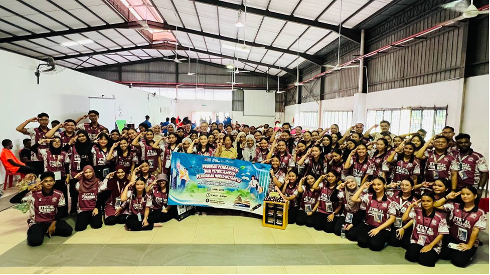 Gambar pelajar ISMP Pendidkan Moral bersama MySkills Foundation