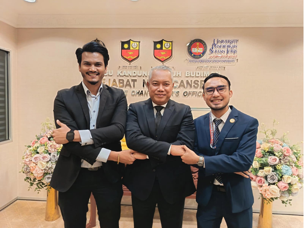 Naib Canselor bersama dengan Protege beliau iaitu Dr. Sathish Rao (FPM) dan En. Faiz Farhan (FSM) selepas sesi lapor diri Program Protege Kepimpinan Tertinggi