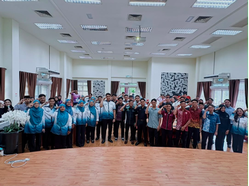 Majlis Perwakilan Pelajar UPSI sidang 2025/2026 bersama peserta di program Bengkel Parlimen Mahasiswa UPSI 2026