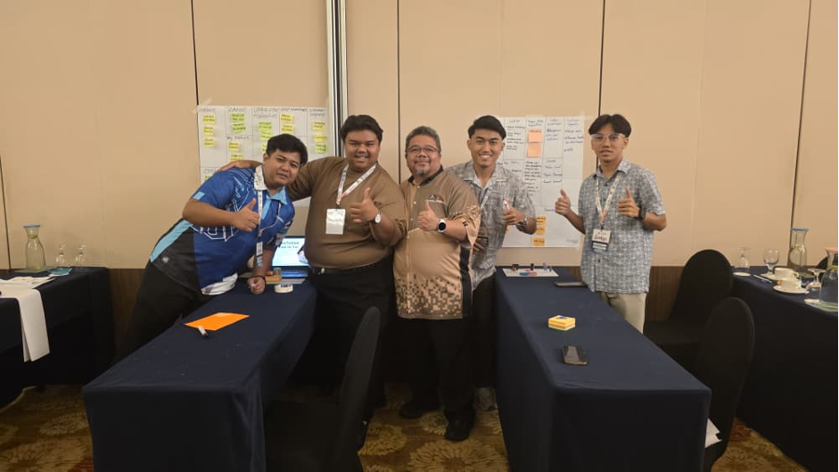 Kumpulan UlamNation dan Rehab Rimba dari UPSI semasa latihan pemantapan pitching