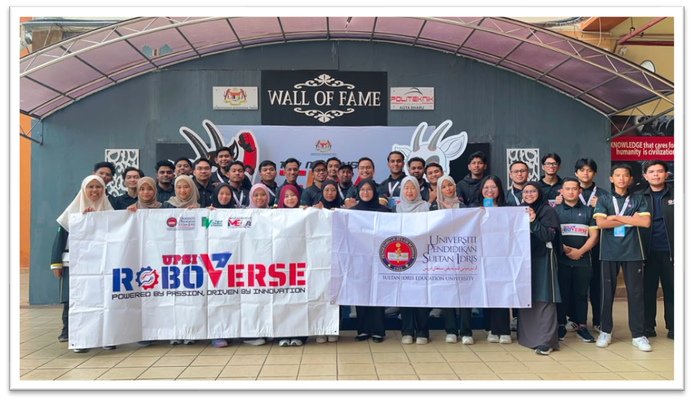 Kontinjen UPSI ROBOVERSE bersama staf pengiring, mahasiswa UPSI dan pelajar SMK Methodist Tanjong Malim yang berjaya mengharumkan nama universiti dengan meraih satu pingat emas dan dua pingat gangsa dalam Pertandingan FIRA Ke-19 Tahun 2026 di Politeknik Kota Bharu, Kelantan.