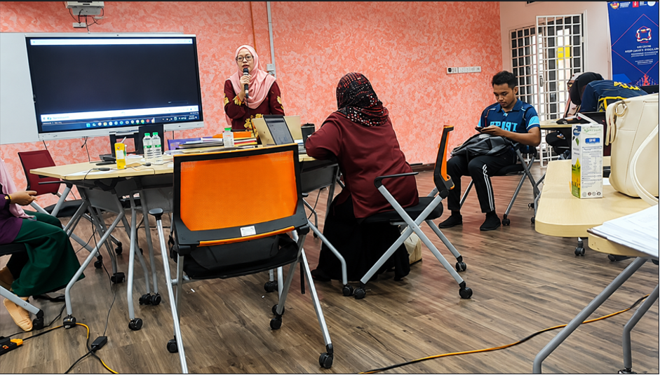 Peserta “Bengkel Pembinaan Buku Cerita Berasaskan Motion Augmented Reality (MAR” berkongsi rasa teruja sepanjang mengikuti bengkel ini.