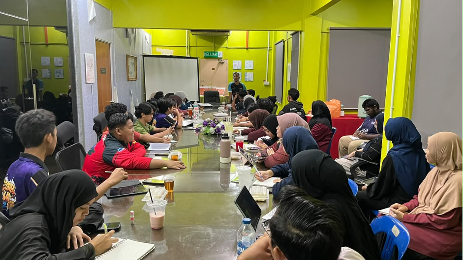 : Barisan MMKAB Sidang 2026/2027 terlibat dalam sesi perbincangan hala tuju dan pemantapan organisasi.