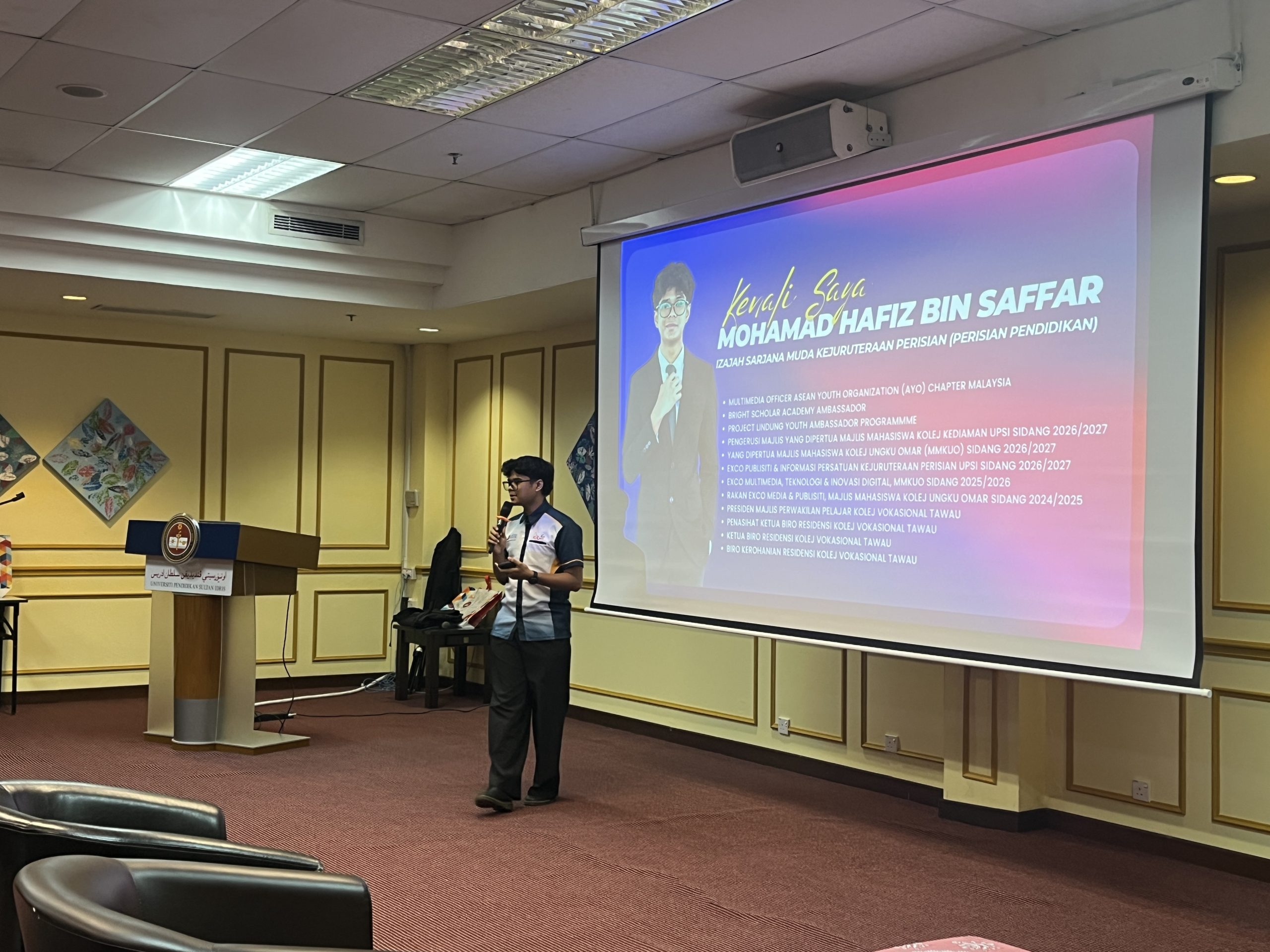 Saudara Hafiz Saffar memperkenalkan dirinya